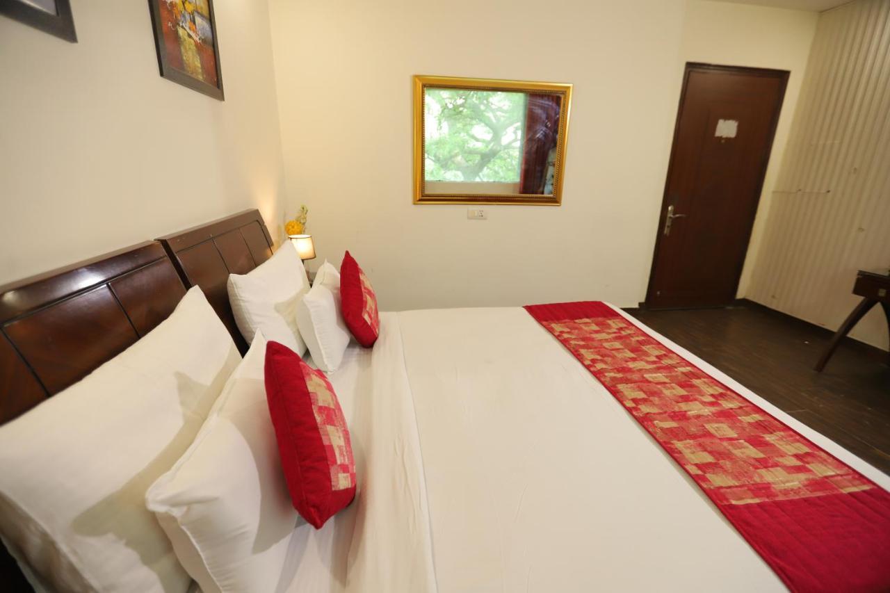 The Picasso Residency - Naraina New Delhi Hotel Bagian luar foto