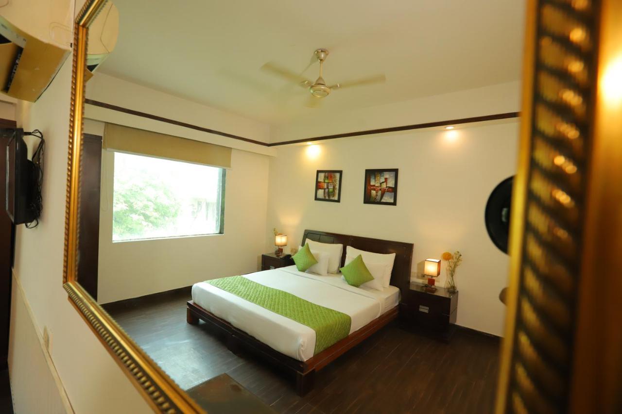 The Picasso Residency - Naraina New Delhi Hotel Bagian luar foto
