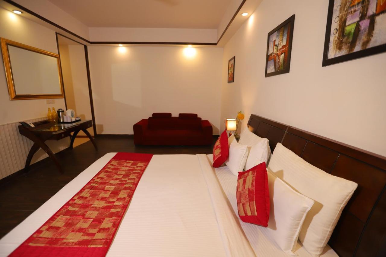 The Picasso Residency - Naraina New Delhi Hotel Bagian luar foto