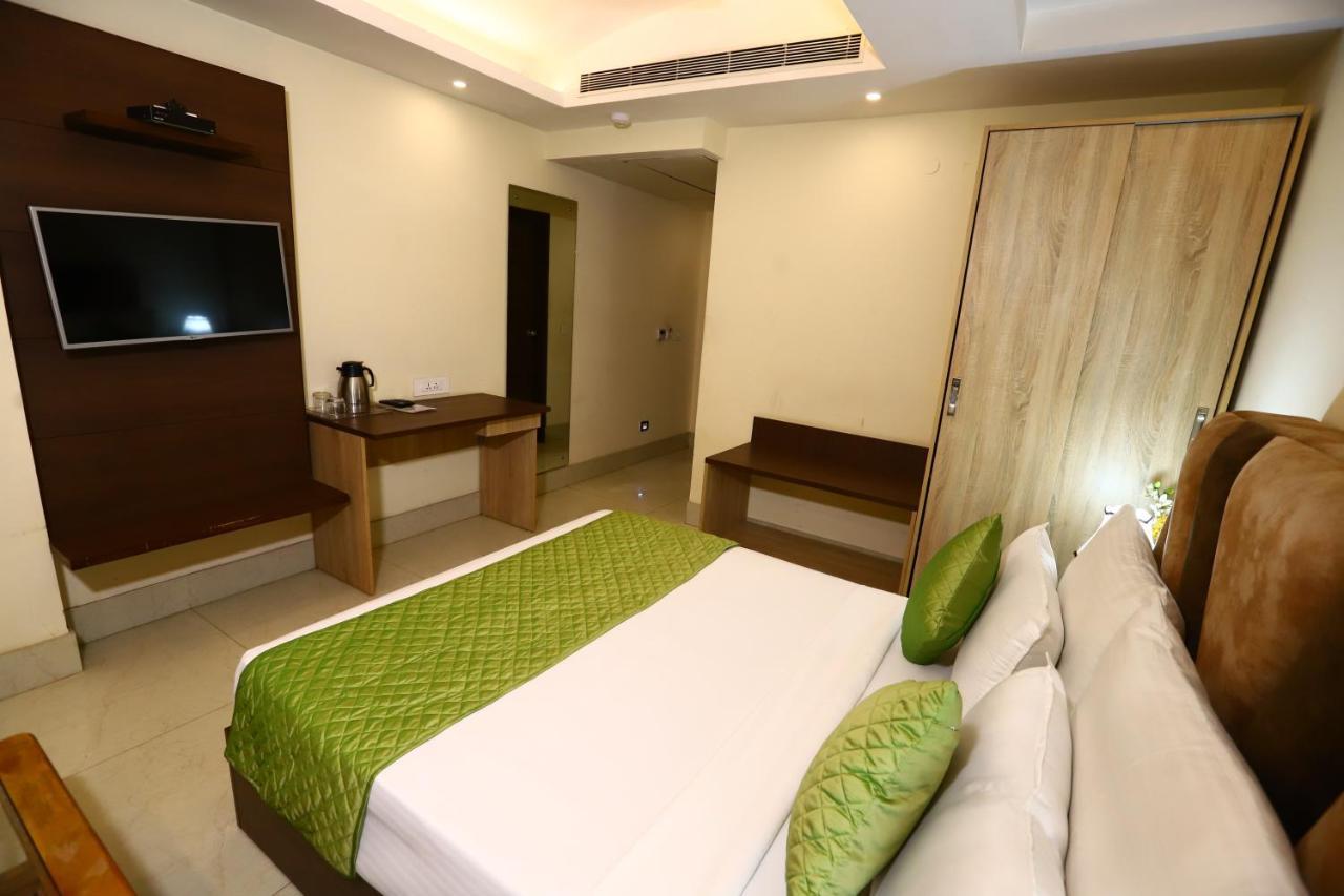 The Picasso Residency - Naraina New Delhi Hotel Bagian luar foto