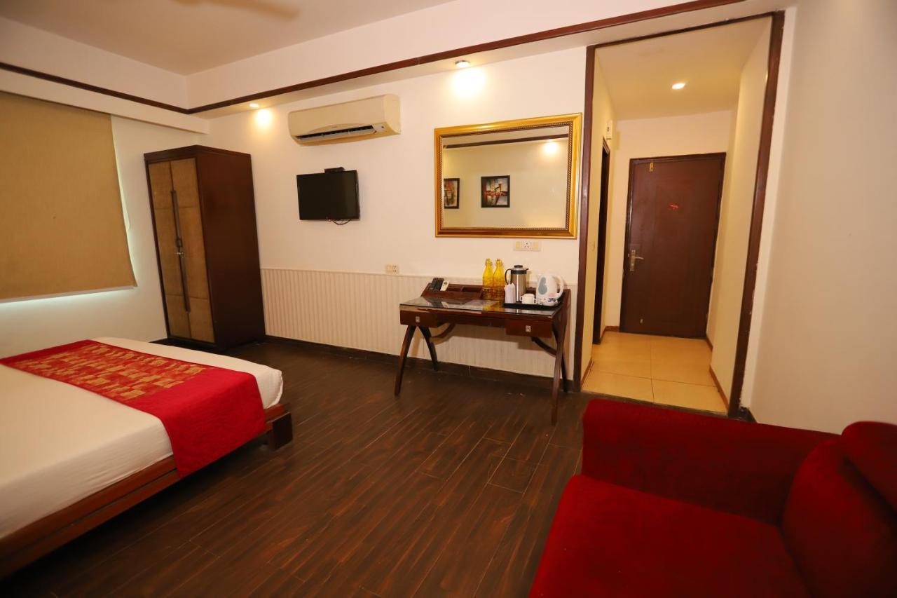 The Picasso Residency - Naraina New Delhi Hotel Bagian luar foto