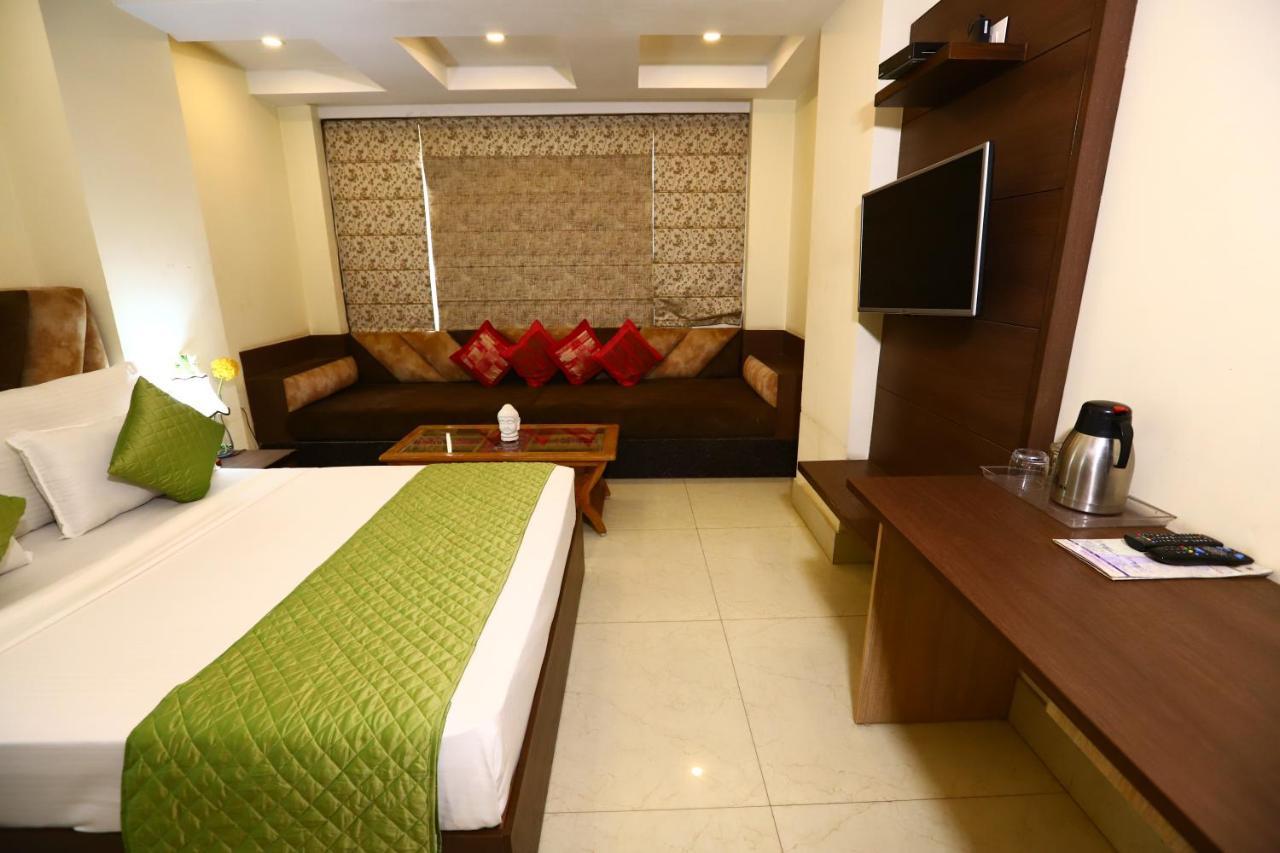 The Picasso Residency - Naraina New Delhi Hotel Bagian luar foto