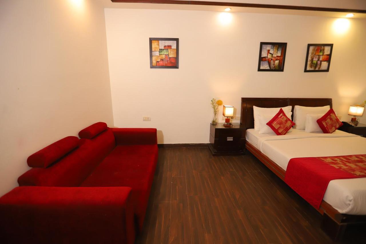 The Picasso Residency - Naraina New Delhi Hotel Bagian luar foto