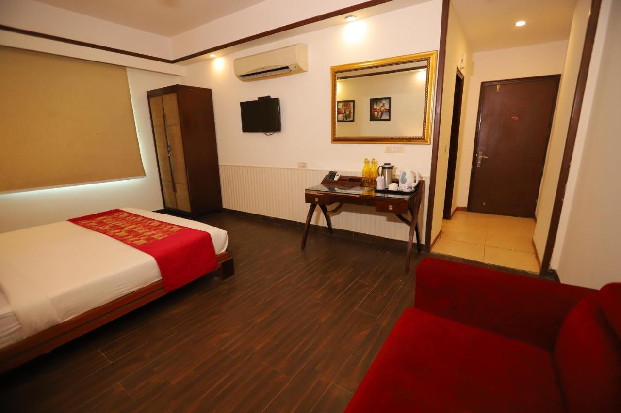 The Picasso Residency - Naraina New Delhi Hotel Bagian luar foto