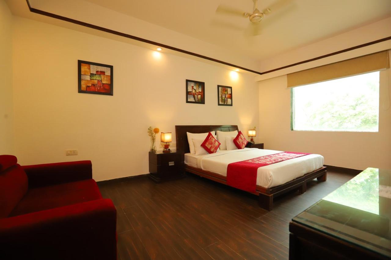 The Picasso Residency - Naraina New Delhi Hotel Bagian luar foto