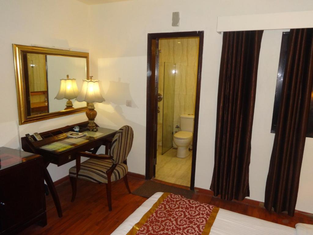 The Picasso Residency - Naraina New Delhi Hotel Bagian luar foto