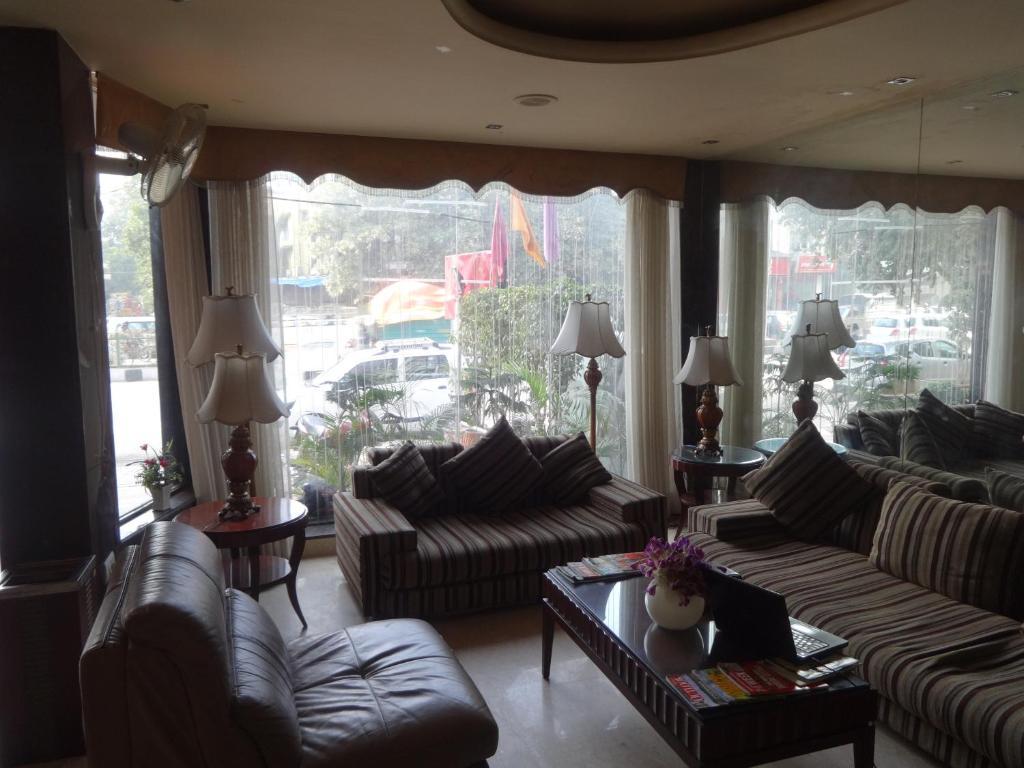 The Picasso Residency - Naraina New Delhi Hotel Bagian luar foto