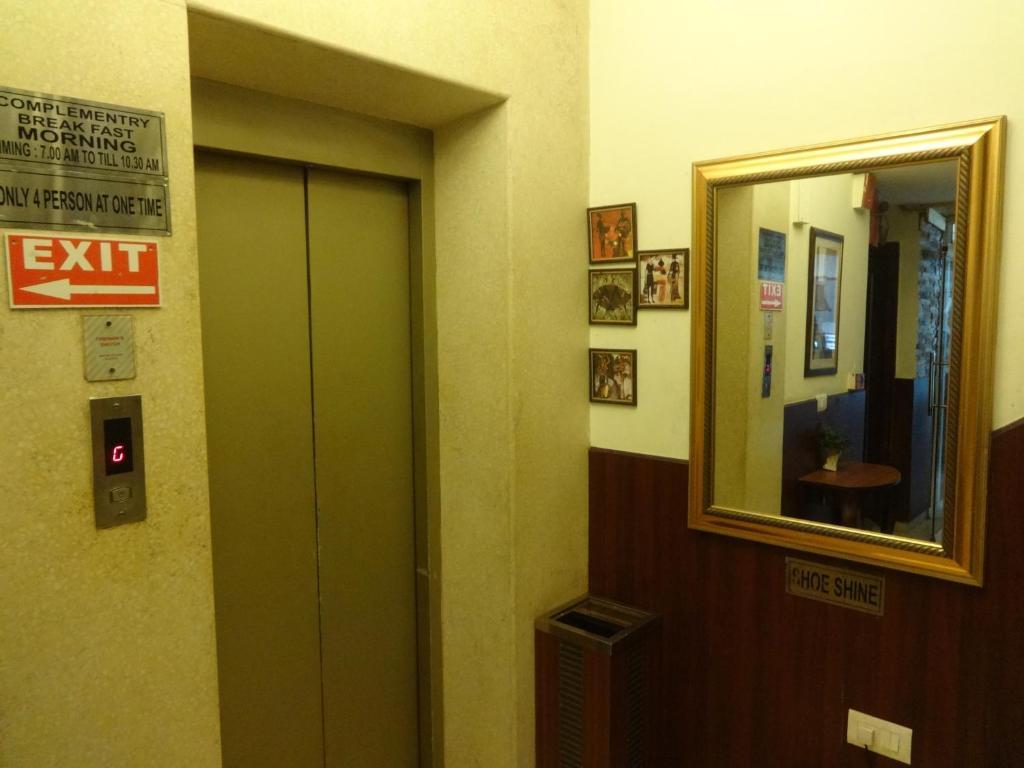 The Picasso Residency - Naraina New Delhi Hotel Bagian luar foto